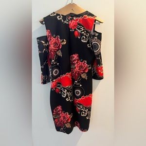 Venus Cold Shoulder Black Red Gold Rose Floral Chain Print Midi Dress Size Large